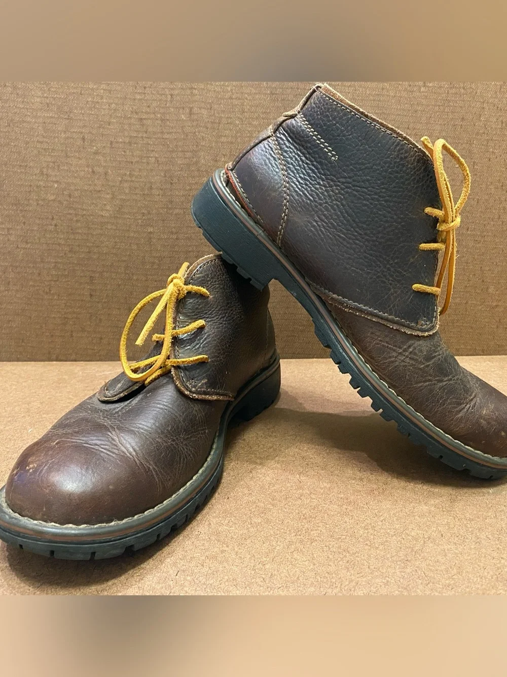 Clarks Morris Peak Brown Leather Chukka Boots with Yellow Laces